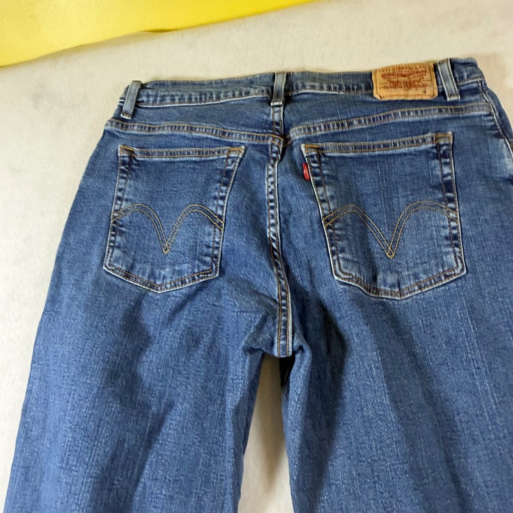 Levis 550 Womens 14 M Classic Relaxed Bootcut Jeans‎ Medium Wash Blue Denim
